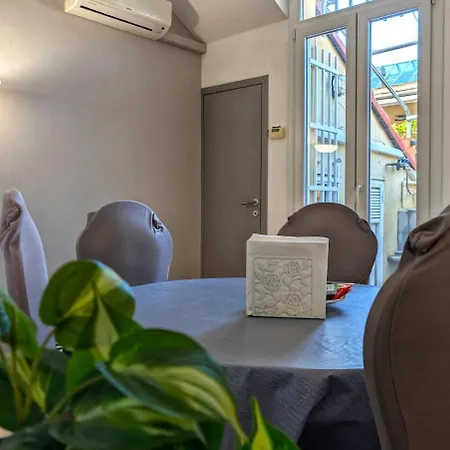 Apartment La Mansarda Di Tommy, Nido Accogliente